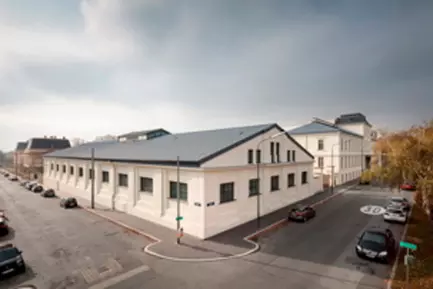 AHS West, es entstand aus einer Kaserne, ein neues Schulgebäude